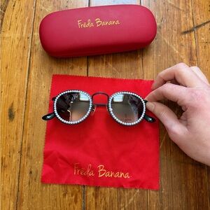 Freda Banana Sunglasses